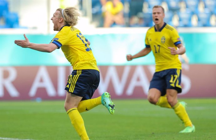 18 June 2021, Russia, Saint Petersburg: Sweden's Emil Forsberg celebrates scoring his side's first goal during the UEFAEuro 2020 Group E soccer match between Sweden and Slovakia at the Krestovsky Stadium. Photo: Igor Russak/dpa