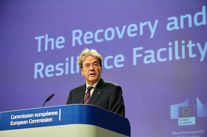 Archivo - HANDOUT - 28 May 2020, Belgium, Brussels: Paolo Gentiloni, European Commissioner for Economy, speaks at a press conference on Recovery and Resilience Facility after President of the European Commission Ursula von der Leyen announced the recove