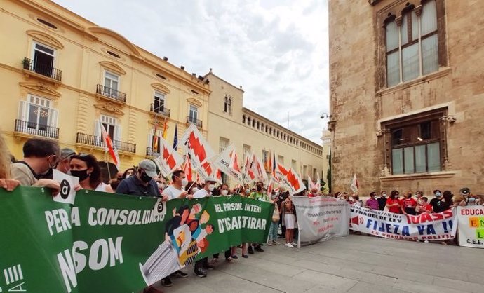 Protesta de personal interino este viernes ante el Palau de la Generalitat