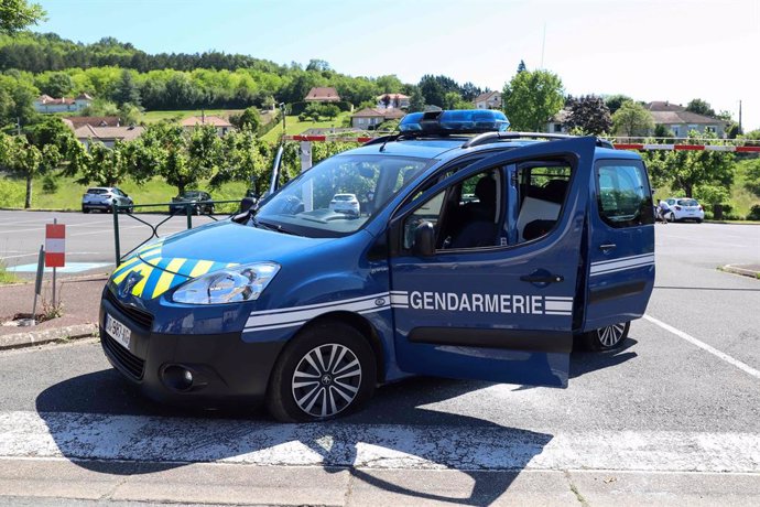 30 May 2021, France, Le Lardin-Saint-Lazare: A general view of a gendarmerie vehicle, whose tyres were slashed by a heavily armed former soldier in the Dordogne region of southwestern France. Photo: Diarmid Courreges/AFP/dpa