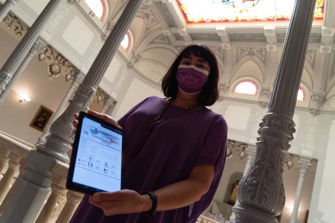 La edil Alejandra Gutiérrez muestra la Sede Electrónica