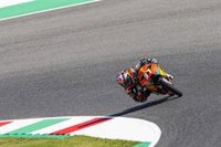 Raúl Fernández se lleva una pole de récord en Moto2; Acosta saldrá decimotercero en Moto3