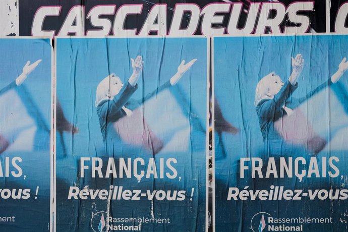 Carteles de la campaña electoral regional en Francia
