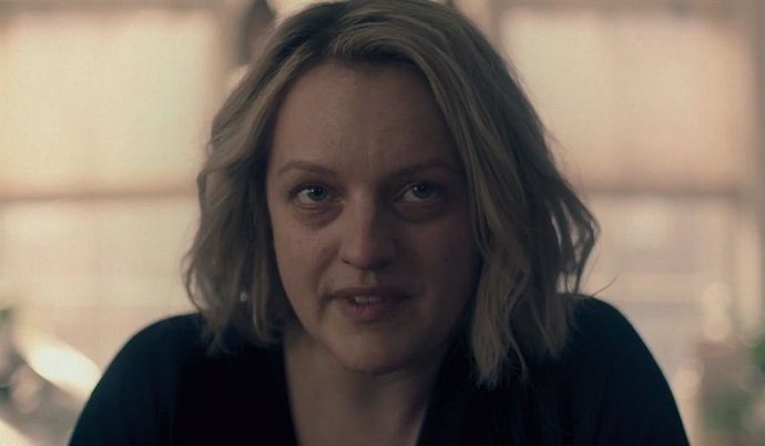 Elisabeth Moss analiza el final la temporada 4 El cuento de la criada: "June descubre la clase de guerrera que es"