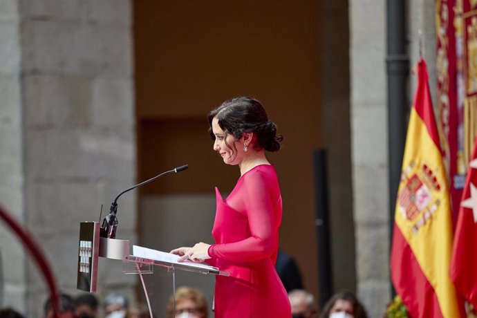 La presidenta de la Comunidad de Madrid, Isabel Díaz Ayuso, interviene en el acto de toma de posesión como presidenta de la Comunidad de Madrid