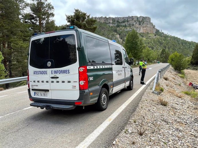 Muere un motorista tras salirse de la carretera en la A-1704, en Calomarde (Teruel).