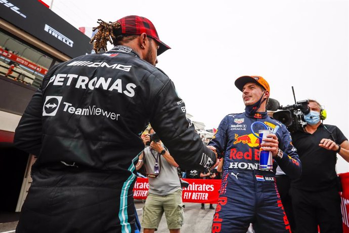 HAMILTON Lewis (gbr), Mercedes AMG F1 GP W12 E Performance, VERSTAPPEN Max (ned), Red Bull Racing Honda RB16B, portrait during the Formula 1 Emirates Grand Prix de France 2021, 7th round of the 2021 FIA Formula One World Championship from June 18 to 20,
