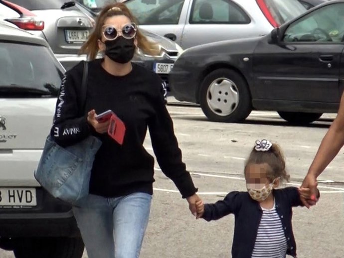 Michu y su hija Rocío han visitado a José Fernando en el Hospital San Juan de Dios tras conocer que deberá permanecer un año más internado en el centro