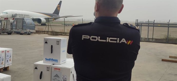 Cvirus.- La Comunidad Valenciana recibe más vacunas: 127.000 nuevas dosis llegan a Manises