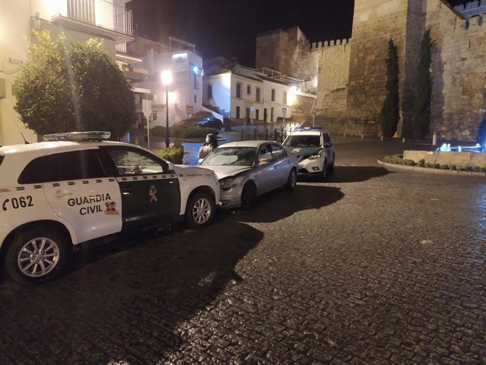 El coche del autor de los hechos interceptado por la Guardia Civil