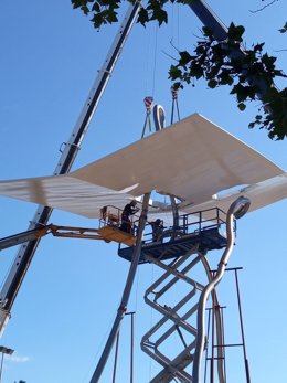Barcelona ultima la rehabilitación de la escultura David i Goliat que cayó por el temporal Gloria.
