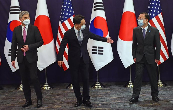 Noh Kyu Duk, Sung Kim y Takehiro Funakoshi.