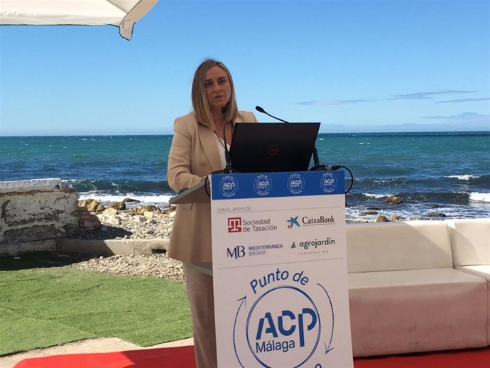 La consejera de Fomento, Infraestructuras y Ordenación del Territorio, Marifrán Carazo,