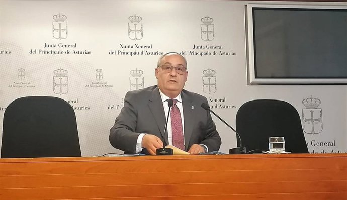 El diputado del PP, Javier Brea, en rueda de prensa.