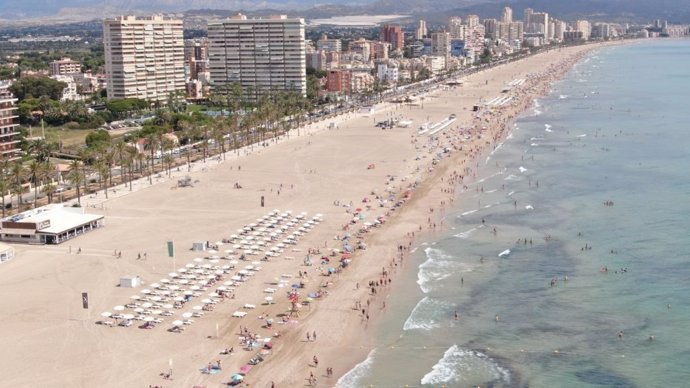 La Policía interpone 109 denuncias y desmantela media docena de botellones durante el fin de semana en Alicante