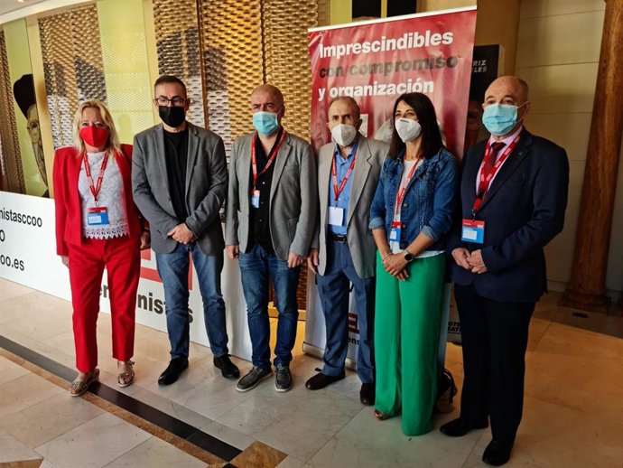 El secretario general de CCOO, Unai Sordo, en la foto de familia con motivo de la apertura del XIII Congreso Estatal de la Federación de Pensionistas y Jubilados del sindicato