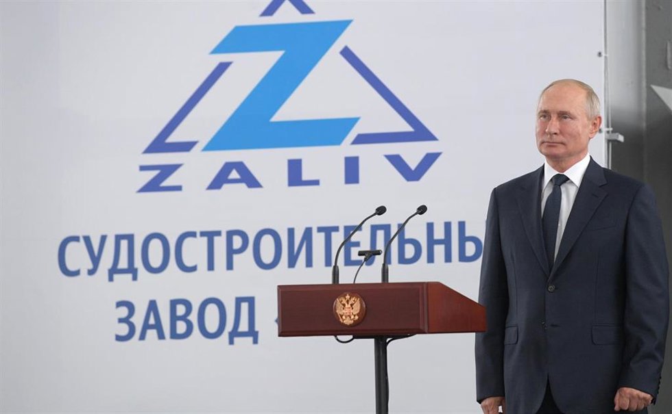 Archivo - Vladimir Putin en una visita a Crimea