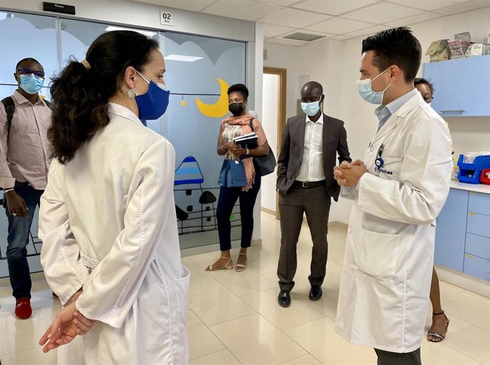 Empresas sanitarias de Senegal visitan el Hospital Vithas Las Palmas para conocer sus procesos y servicios asistenciales