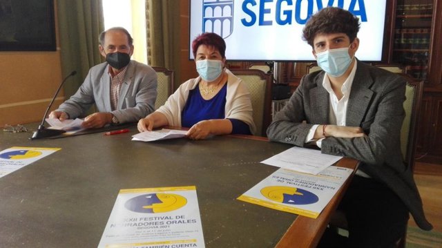 El director del festival, Ignacio Sanz (izquierda), la alcaldesa de Segovia, Clara Luquero (centro) y el concejal de Cultura (Alberto Espinar)