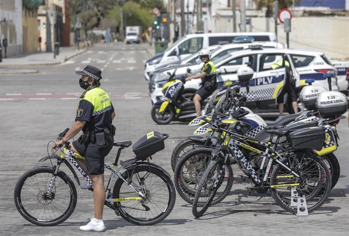 Policías municipales en Valncia (archivo)