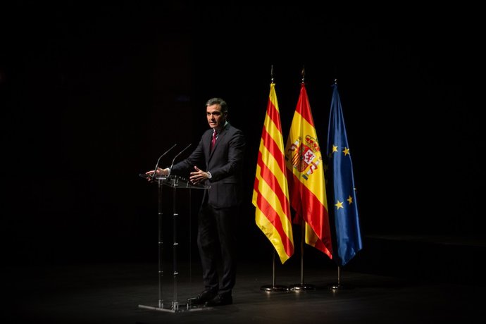 El presidente del Gobierno, Pedro Sánchez, en su conferencia en el Liceu.
