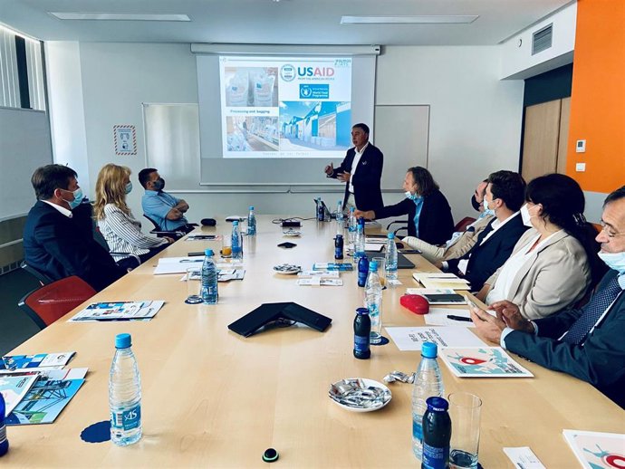 Eslovenia estudia exportar madera a la vertiente atlántica de África a través del Puerto de Las Palmas