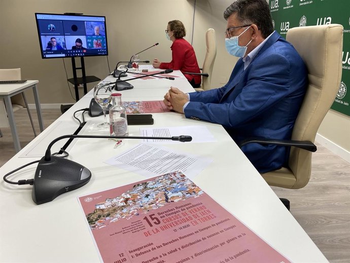 Presentación de los XV Cursos de Verano de la Universidad de Jaén en Torres.