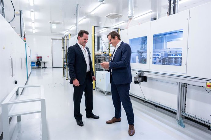 CUSTOMCELLS is one of the world's leading companies in the development of special lithium-ion battery cells.