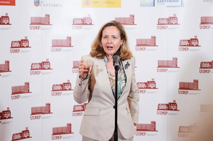 La vicepresidenta segunda y ministra de Asuntos Económicos, Nadia Calviño, en la UIMP