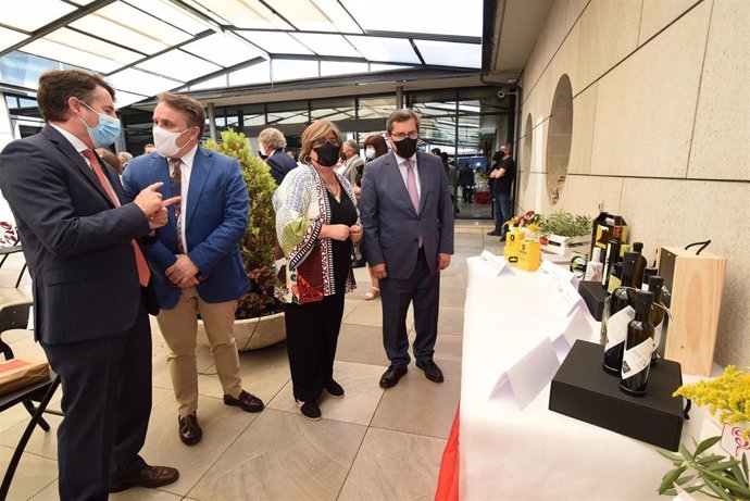 La Diputación de Granada distingue la calidad de los aceites de oliva virgen extra