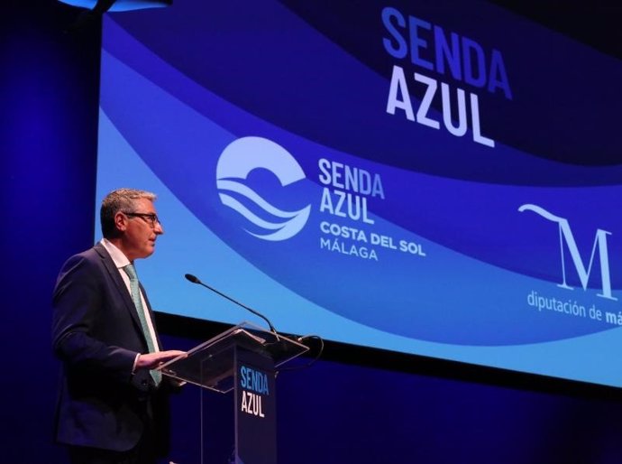 Francisco Salado, presidente de la Diputación de Málaga y de Turismo Costa del Sol, presenta el proyecto Senda Azul de la institución