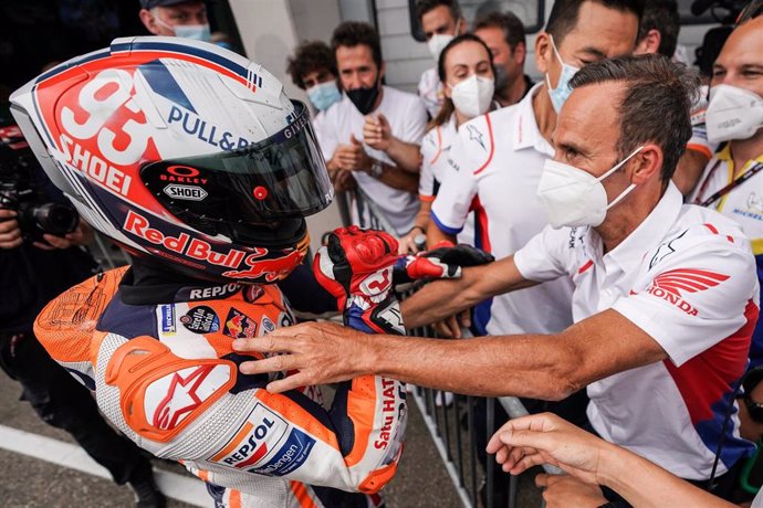 Alberto Puig con Marc Márquez en el Gran Premio de Alemania