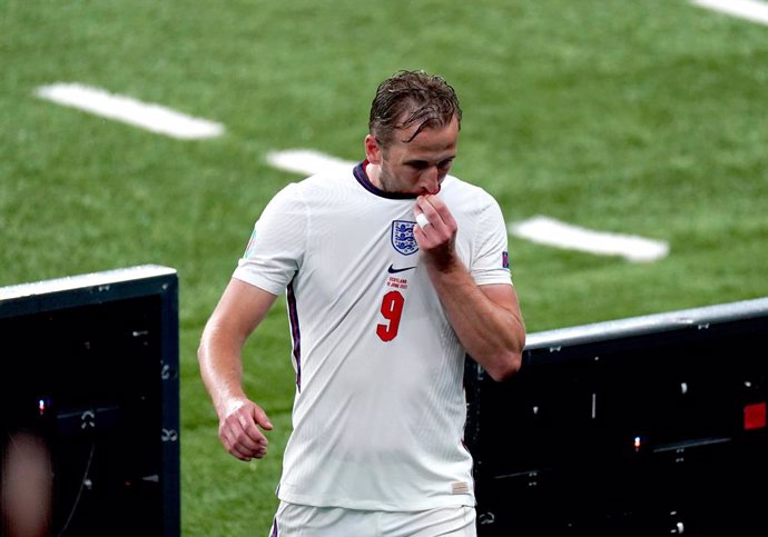 18 June 2021, United Kingdom, London: England's Harry Kane leaves the pitch after being substituted during the UEFA EURO 2020 Group D soccer match between England and Scotland at Wembley Stadium. Photo: Mike Egerton/PA Wire/dpa
