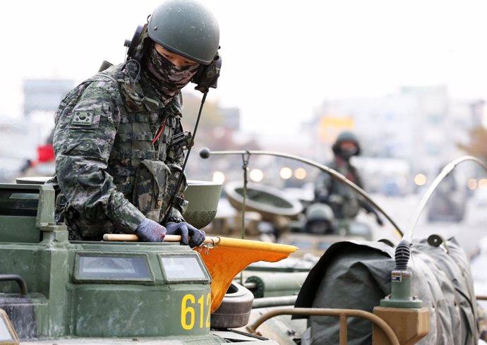 Archivo - 21 October 2020, South Korea, Pohang: Marines ride on landing vehicles of South Korea's Marine Corps as they take part in the Hoguk exercise involving the Army, Navy, Air Force and Marine Corps against North Korea's possible provocations. Phot