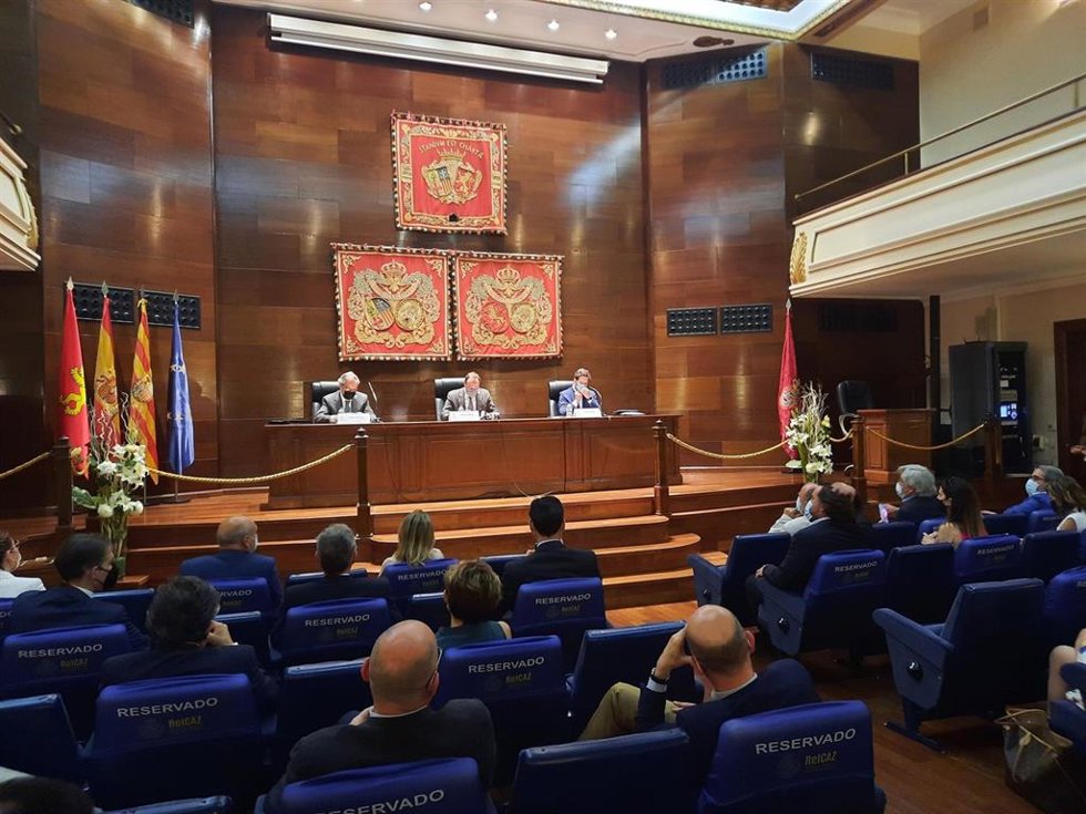 El Colegio de Abogados de Zaragoza ha acogido la presentación del nuevo máster de la USJ
