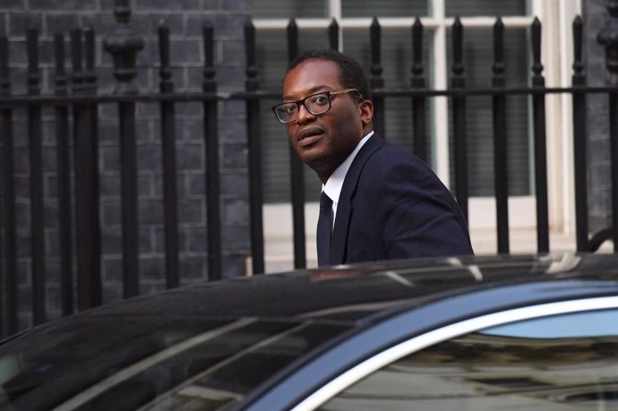 Archivo - 17 September 2019, England, London: Minister of State for Business, Energy and Clean Growth Kwasi Kwarteng arrives at 10 Downing street to attend a business reception. Photo: Stefan Rousseau/PA Wire/dpa