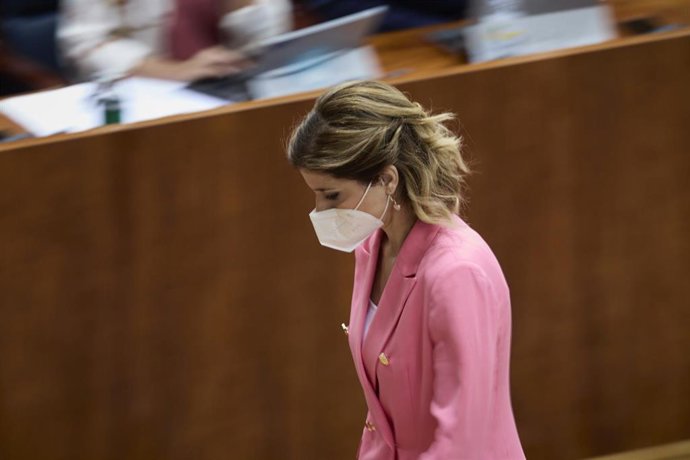 La portavoz del PSOE en la Asamblea de Madrid, Hana Jalloul, en la segunda sesión del pleno de investidura de la presidenta en funciones de la Comunidad y candidata a la reelección, Isabel Díaz Ayuso, a 18 de junio de 2021, en Madrid (España). 