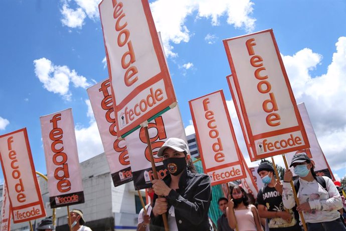 02 June 2021, Colombia, Bogota: Demonstrators hold signs from a union of educators during a protest against the government of President Duque. Photo: Camila Díaz/colprensa/dpa