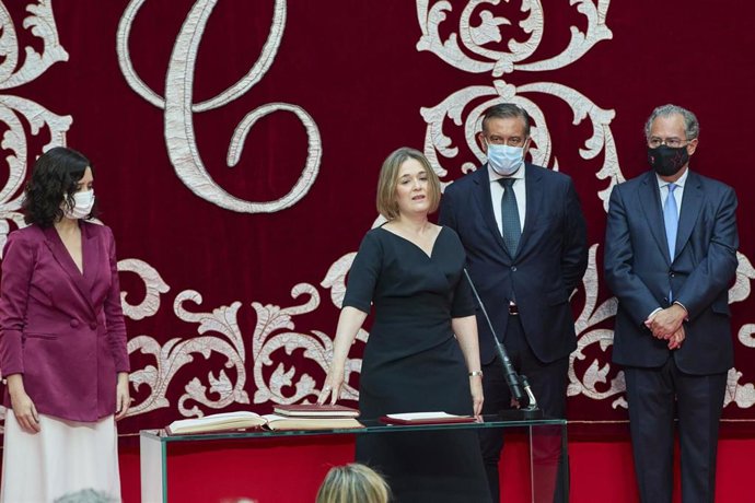 La consejera de Cultura, Turismo y Deportes, Marta Rivera de la Cruz, toma posesión para dicho cargo durante el acto de toma de posesión del Consejo de Gobierno de la Comunidad de Madrid de la XII Legislatura.