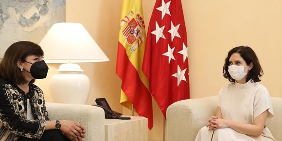 8. Ayuso se reúne con la nueva fiscal superior de la Comunidad y le traslada su compromiso con la modernización de sedes