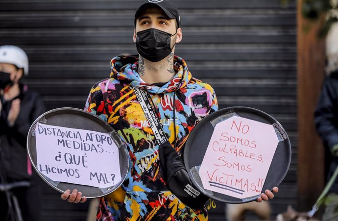 Archivo - Imatge d'arxiu d'una protesta promoguda per la Coordinadora Empresarial de l'Oci i l'Hoteleria a Valncia. 