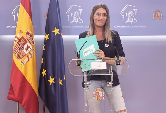 La portavoz de Junts per Catalunya, Miriam Nogueras, interviene en una rueda de prensa anterior a una Junta de Portavoces, a 15 de junio de 2021, en la Sala Constitucional del Congreso de los Diputados, a 15 de junio de 2021, en Madrid, (España).