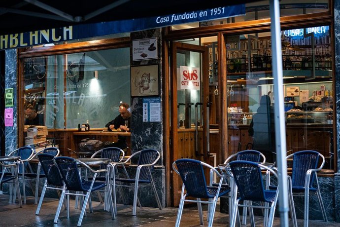 Cvirus.- Álava y Vitoria entran en 'zona roja' que obligará al cierre desde este martes de la hostelería