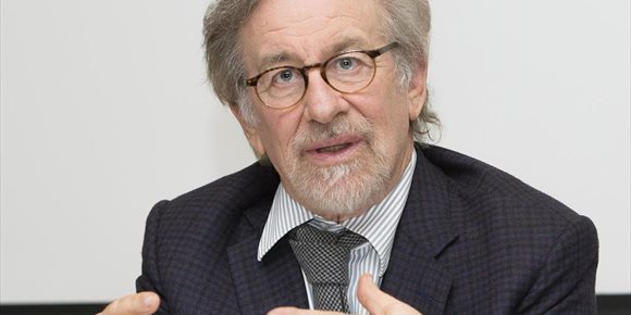 4. Steven Spielberg ficha por Netflix