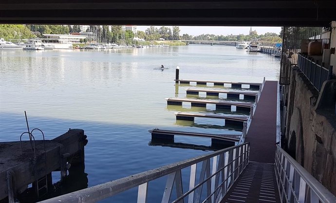 Imagen de recurso de un pantalán junto al Puente de las Delicias