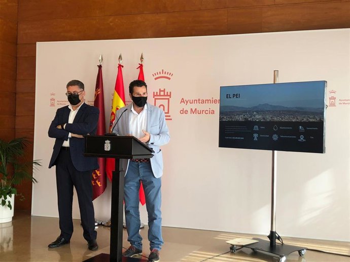 El concejal Andrés Guerrero y el vicealcalde Mario Gómez