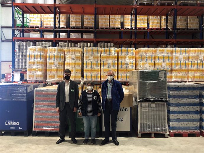 Mercadona dona más de 7.000 kilos de productos de primera necesidad a la Fundación Banco de Alimentos de Navarra.