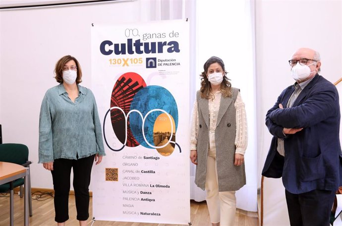 La presidenta de la Diputación, Ángeles Armisén (izquierda) y diputada de Cultura, Carolina Valbuena (derecha) presentan la programación cultura de verano.