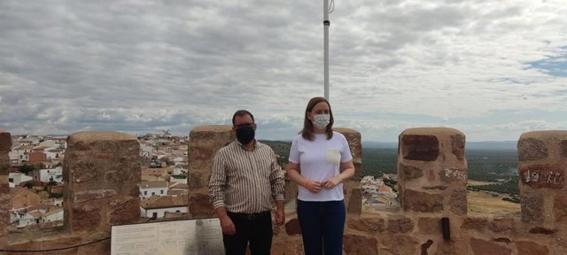 Las Heras y Adán en el castillo de Burgalimar.