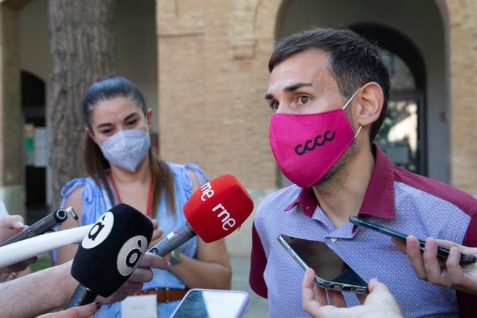 Sergi Campillo y Mireia Moll atienden a los medios